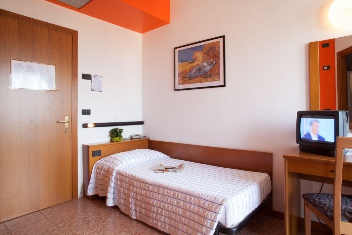 Hotel Pace Torri Del Benaco Exterior foto